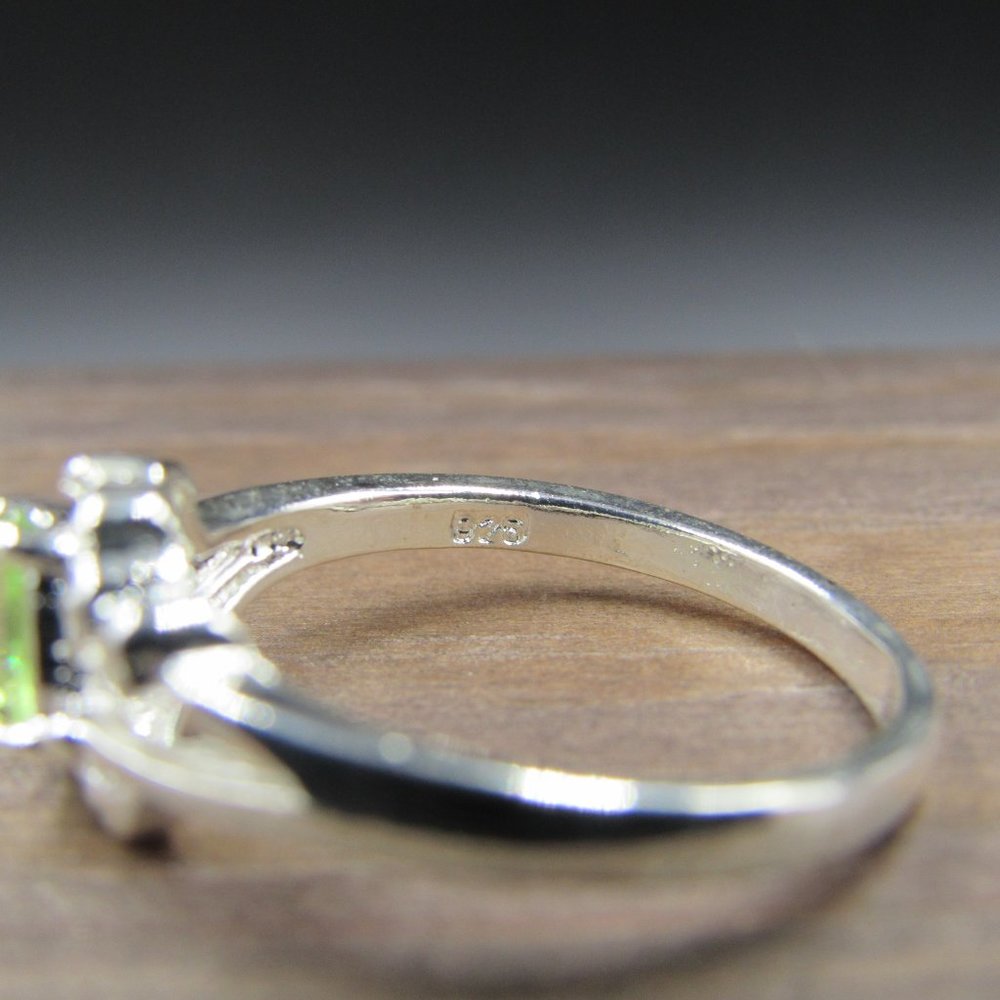 Size 7.25 Sterling Silver Bright Green CZ Sea Ring - Picture 3 of 6